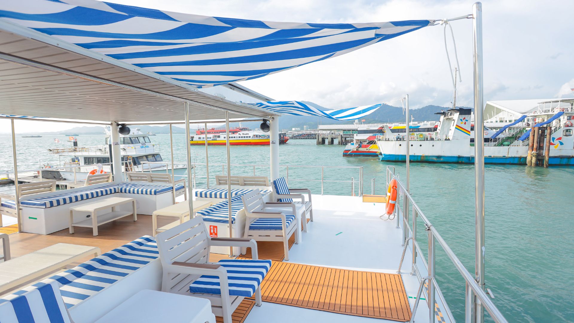 Lumlee 2 Sunset Cruise - Sharing Yacht Charter (4 Hours)