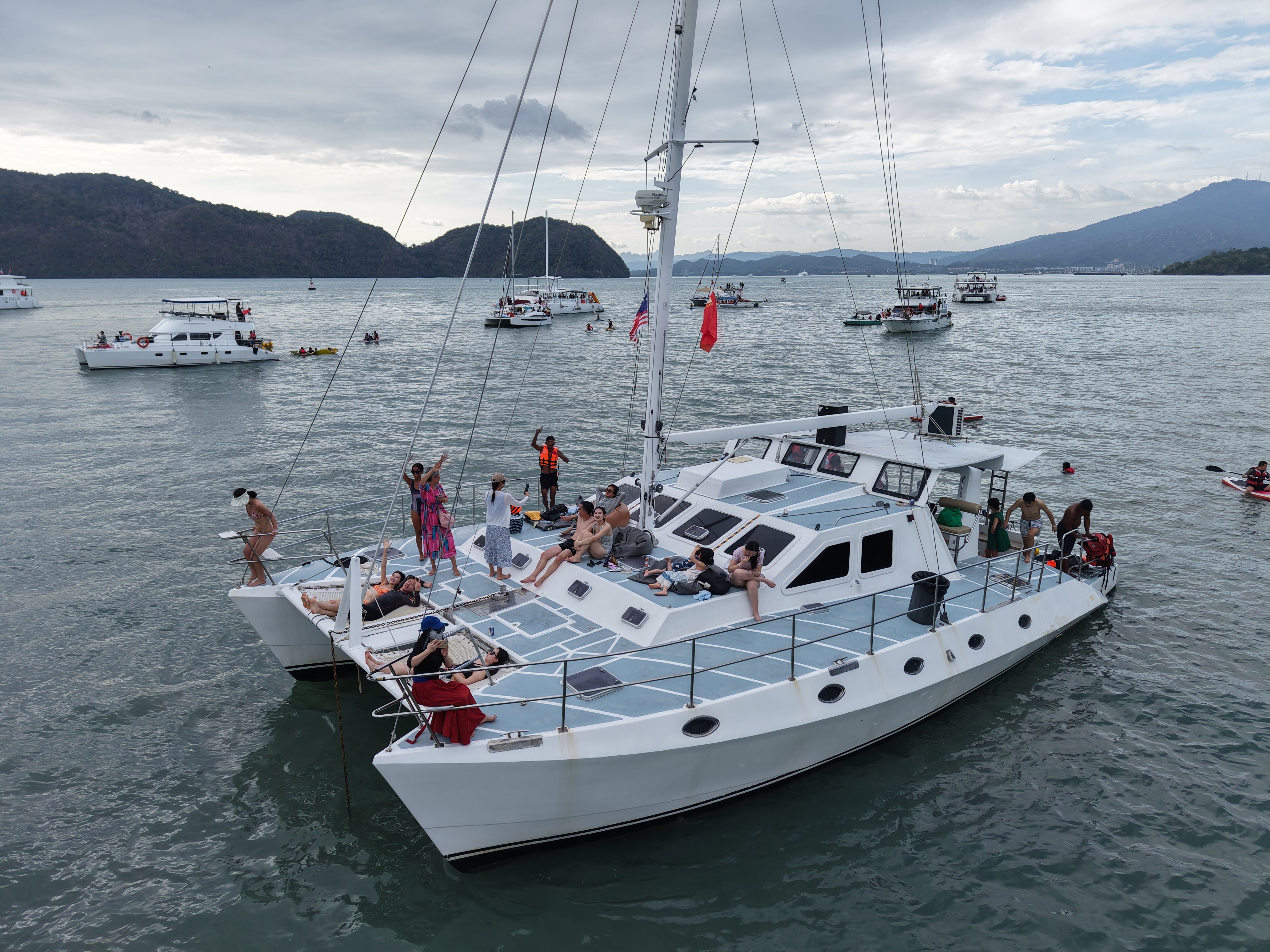 Free Soul Private Yacht Charter – Premium Luxury Cruise Experience (4 Hours)