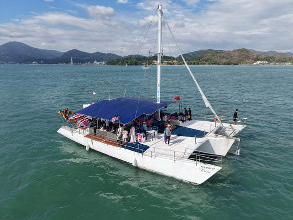 Erica Private Yacht Charter – Grand Luxury Party Cruise Experience (4 Hours)