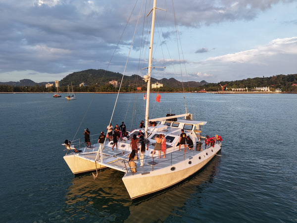 Free Soul Private Yacht Charter – Premium Luxury Cruise Experience (4 Hours)