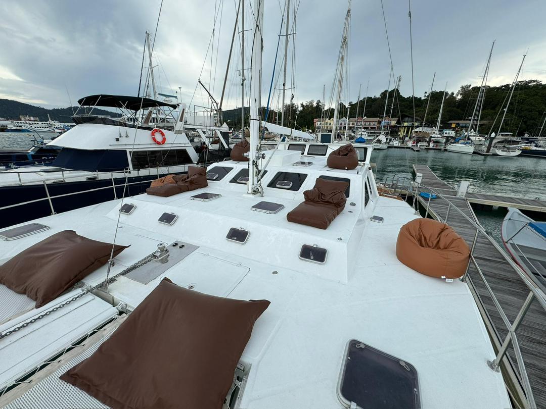 Free Soul Private Yacht Charter – Premium Luxury Cruise Experience (4 Hours)