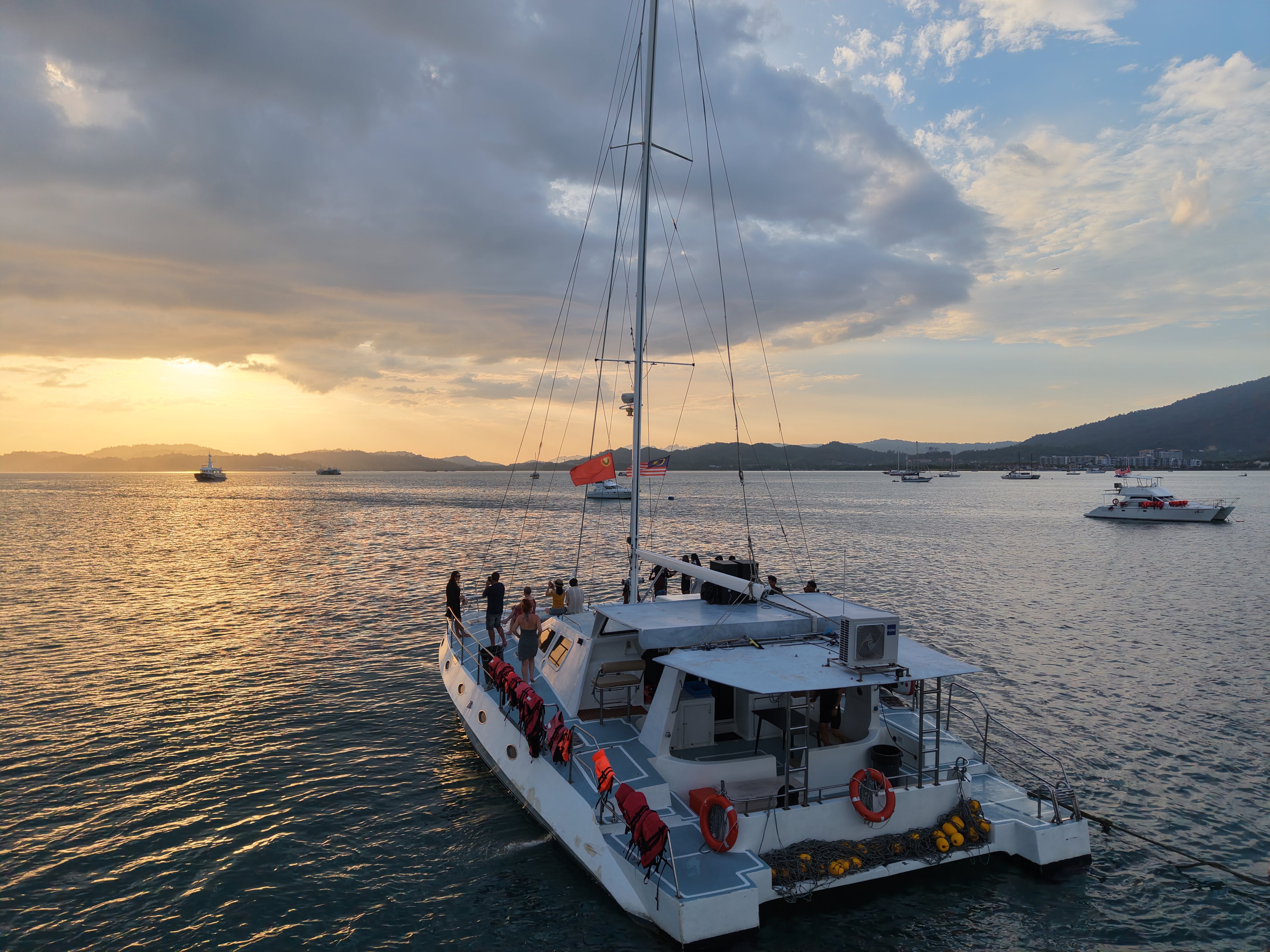 Free Soul Private Yacht Charter – Premium Luxury Cruise Experience (4 Hours)