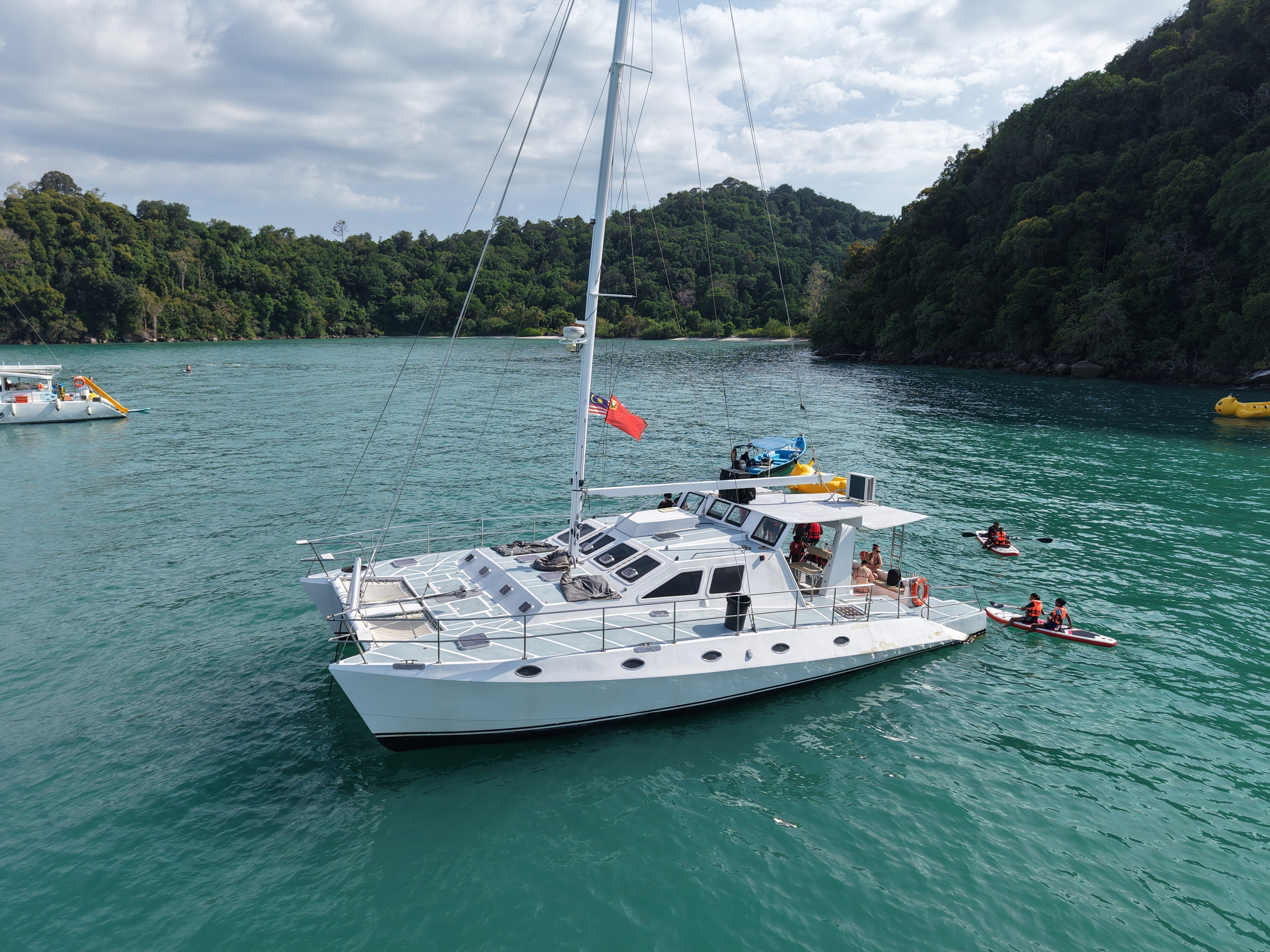 Free Soul Private Yacht Charter – Premium Luxury Cruise Experience (4 Hours)