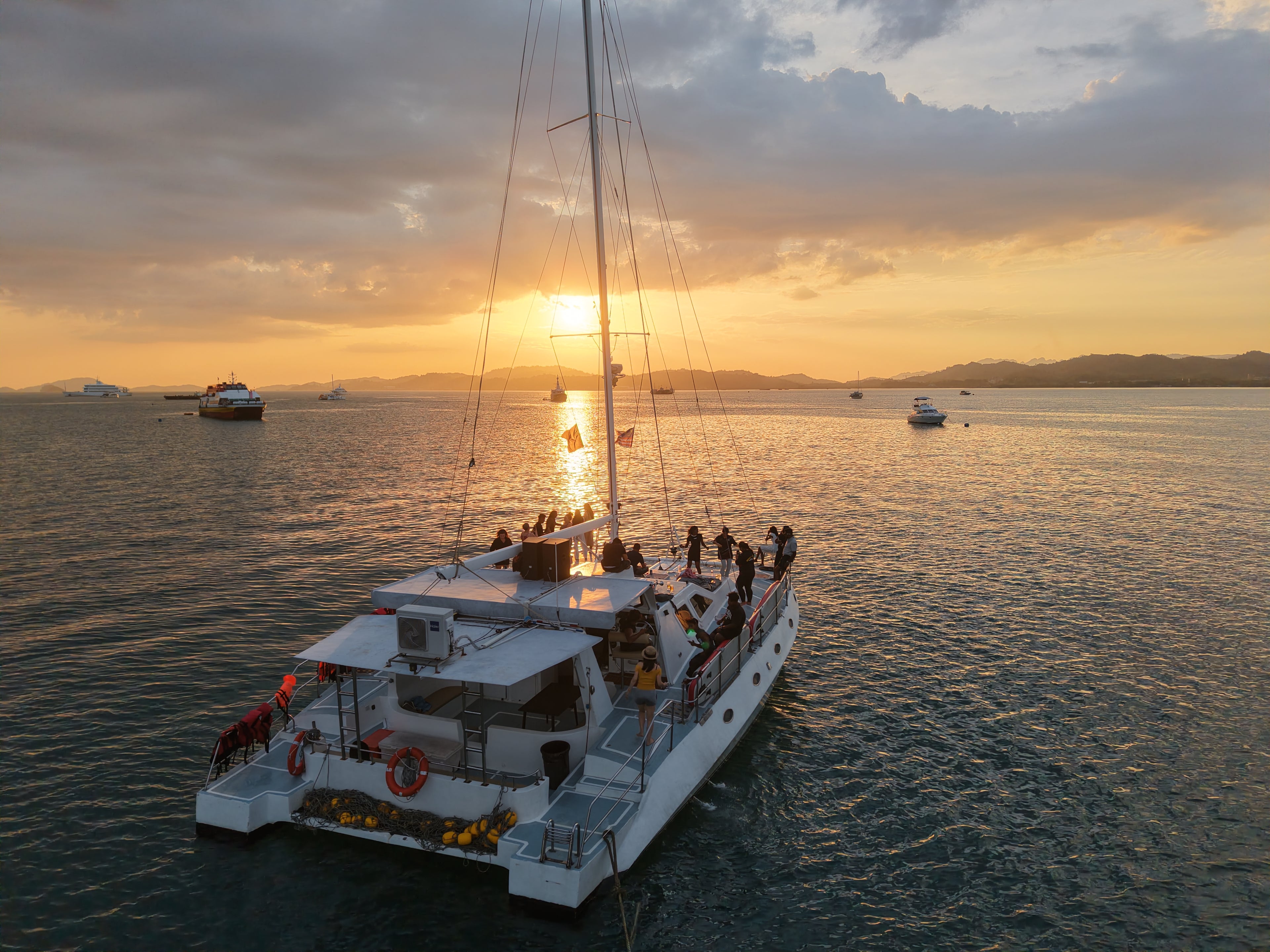 Free Soul Private Yacht Charter – Premium Luxury Cruise Experience (4 Hours)