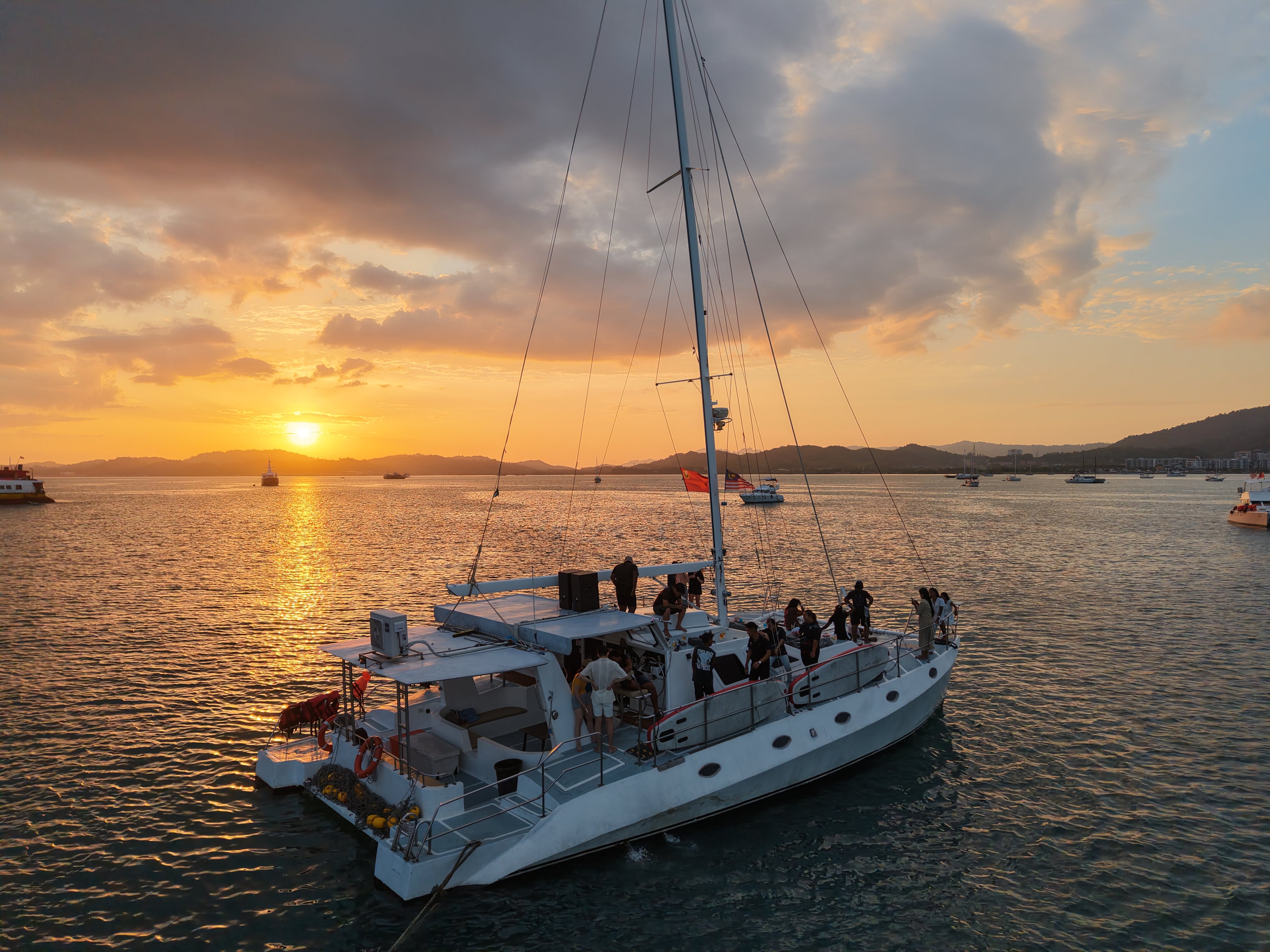 Free Soul Private Yacht Charter – Premium Luxury Cruise Experience (4 Hours)